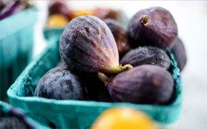 Figs in container